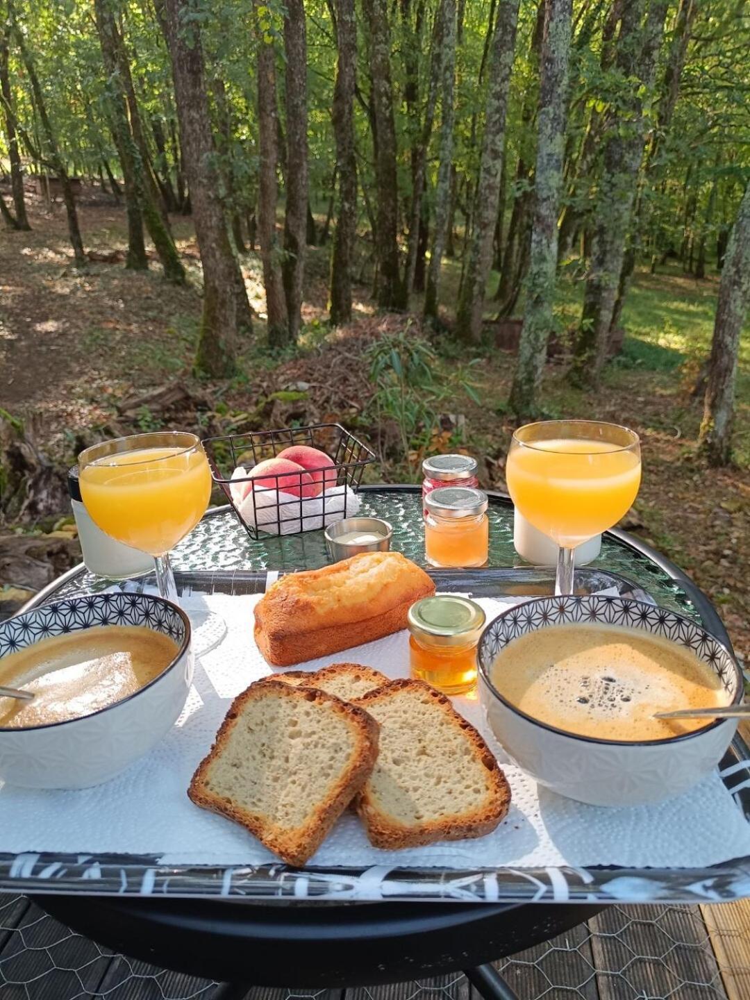 Le Gite De La Cabane De L'Oiseau Couze-et-Saint-Front Luaran gambar