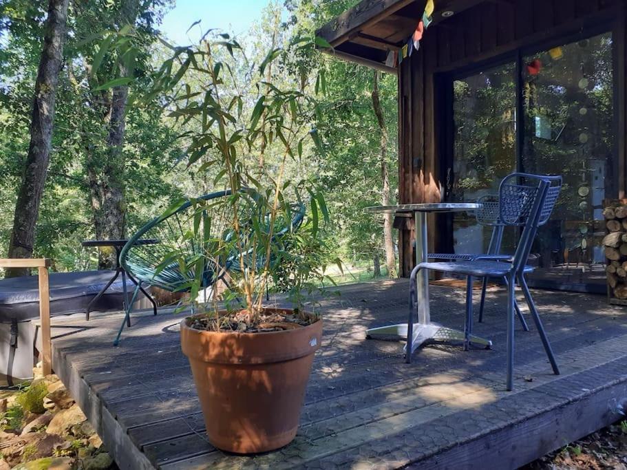 Le Gite De La Cabane De L'Oiseau Couze-et-Saint-Front Luaran gambar