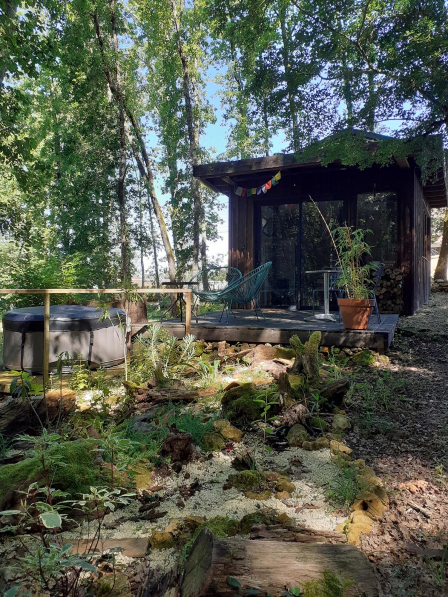 Le Gite De La Cabane De L'Oiseau Couze-et-Saint-Front Luaran gambar