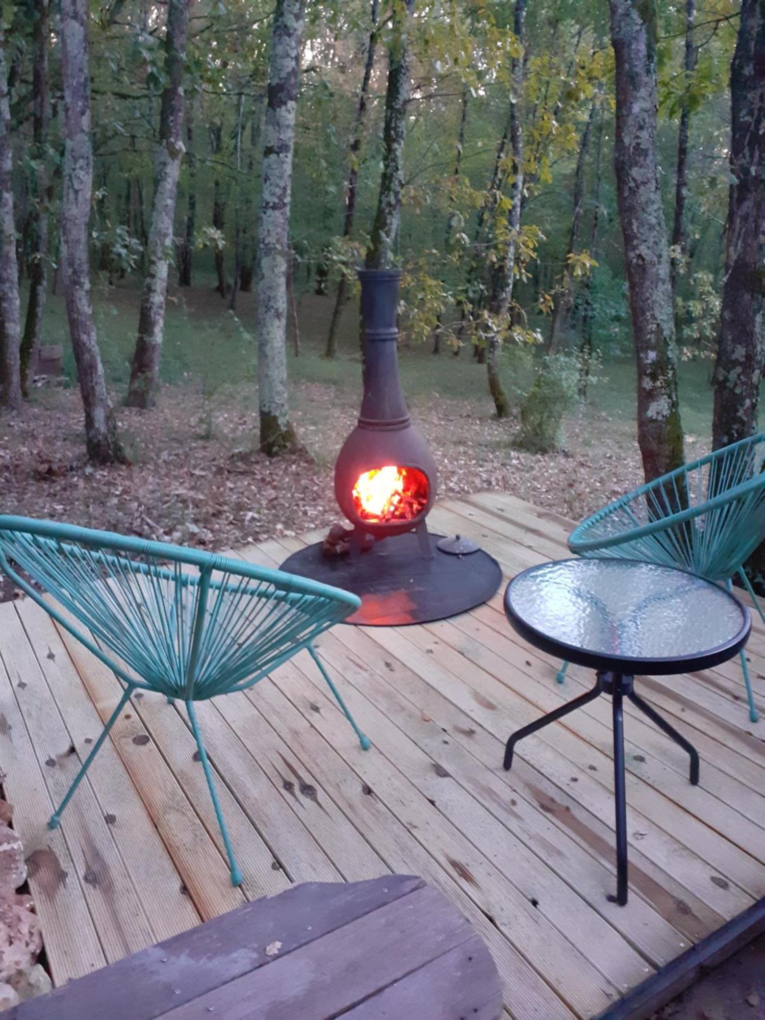 Le Gite De La Cabane De L'Oiseau Couze-et-Saint-Front Luaran gambar